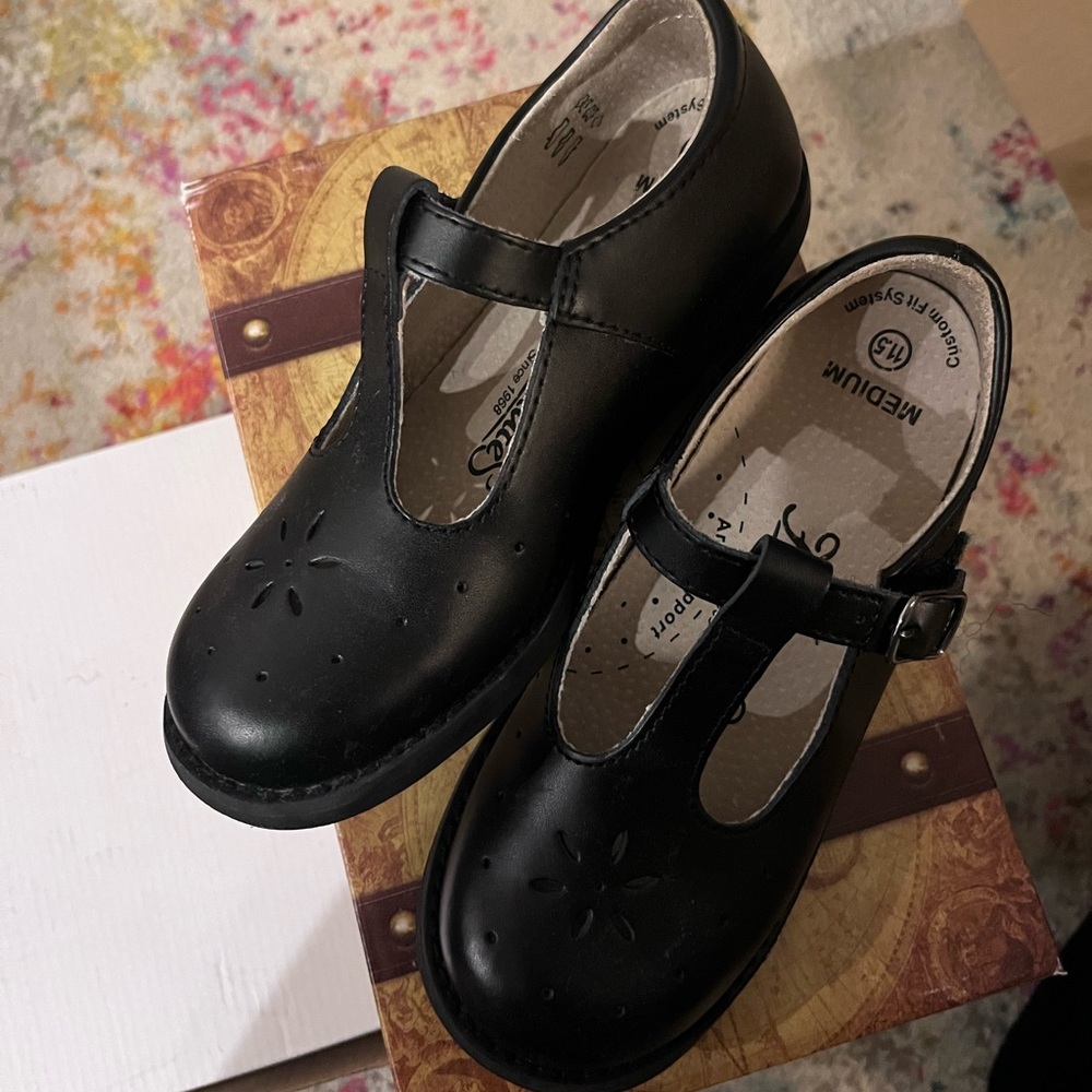 Footmates Girls Mary Jane shoes